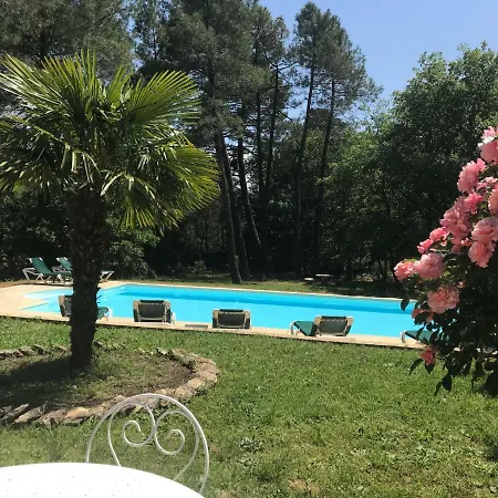 Le Clos Des Cigales Bed & Breakfast