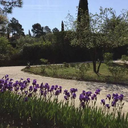 Le Clos Des Cigales Bed & Breakfast 4*